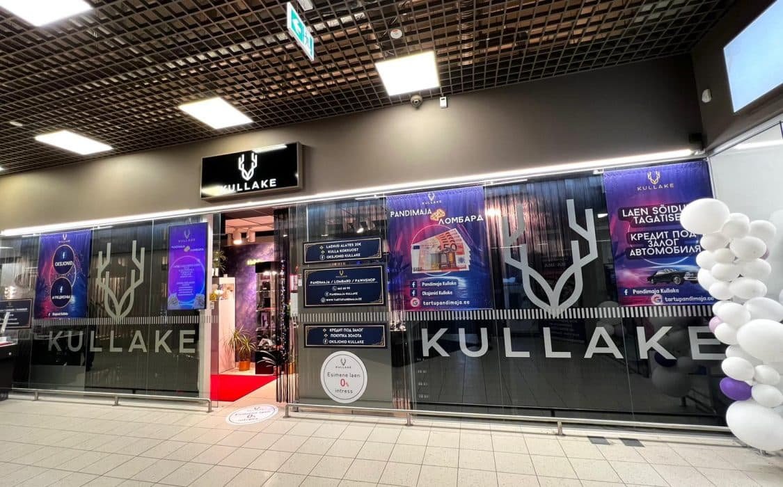 Kullake sissepääs väliste vitriinidega